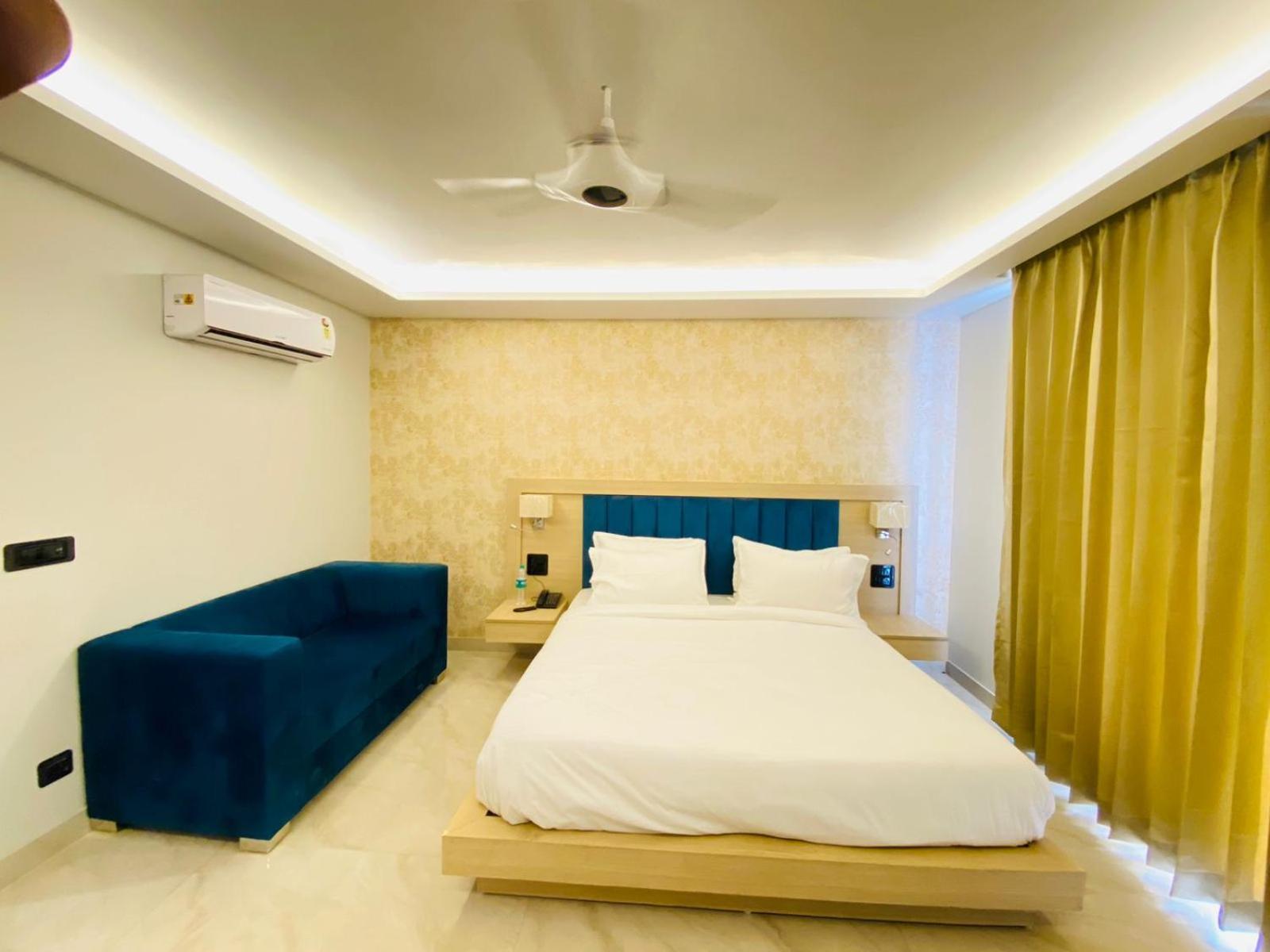 Hotel Holiday Grand Greater Noida Exterior foto